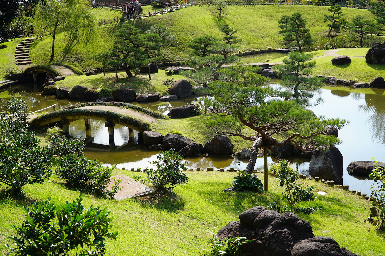 gyokusen-inmaru-garden-kanazawa-castle-park-tourist-in-japan